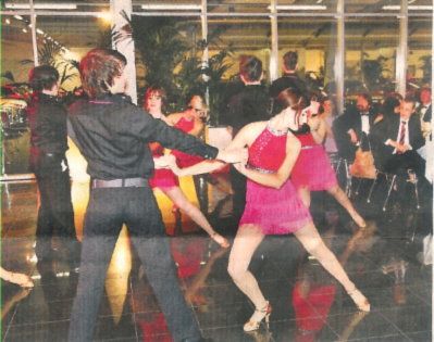  Die Jugendformation der Tanzschule Steinlein "rythm and more" unter Leitung von Christian Haas erhielt viel Beifall für ihre gelungene Lateinformation
